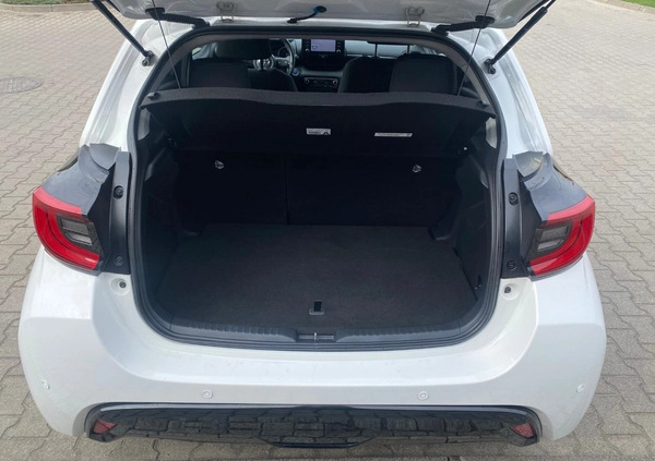 Toyota Yaris cena 84500 przebieg: 26353, rok produkcji 2021 z Kalisz małe 497